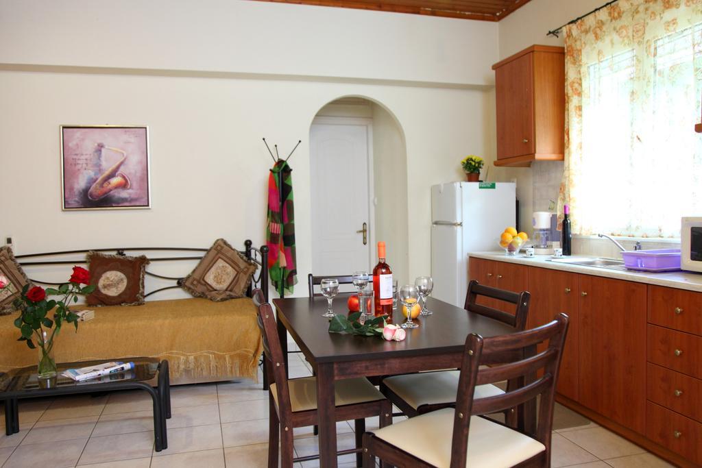 Apartments Avra Kalligoni Habitación foto